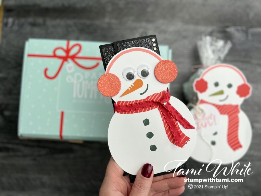  To coordinate with the snowman treat box from the kit, I made this matching snowman money holder. What do you think? He reminds me of Frosty, I brought him to life with some googly eyes.