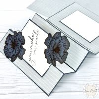 FLORALS IN BLOOM ACCORDION FOLD SERIES FLORALS IN BLOOM ACCORDION FOLD SERIES